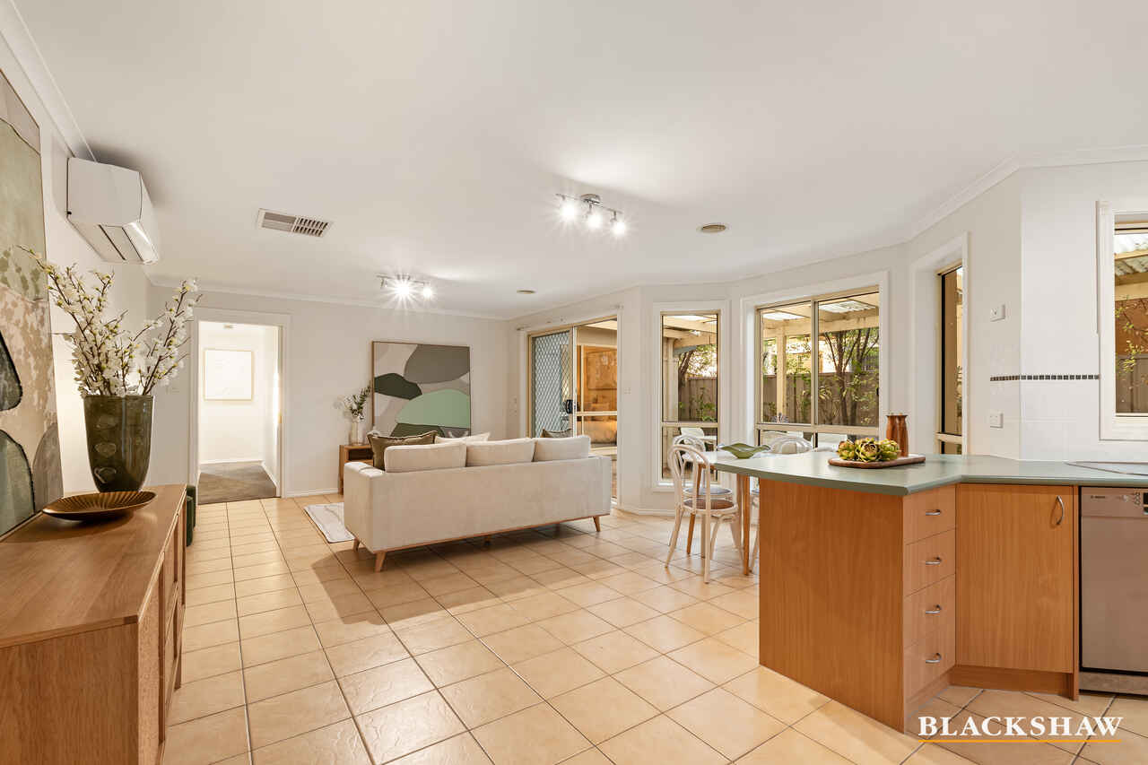 38 Bayside Court Jerrabomberra
