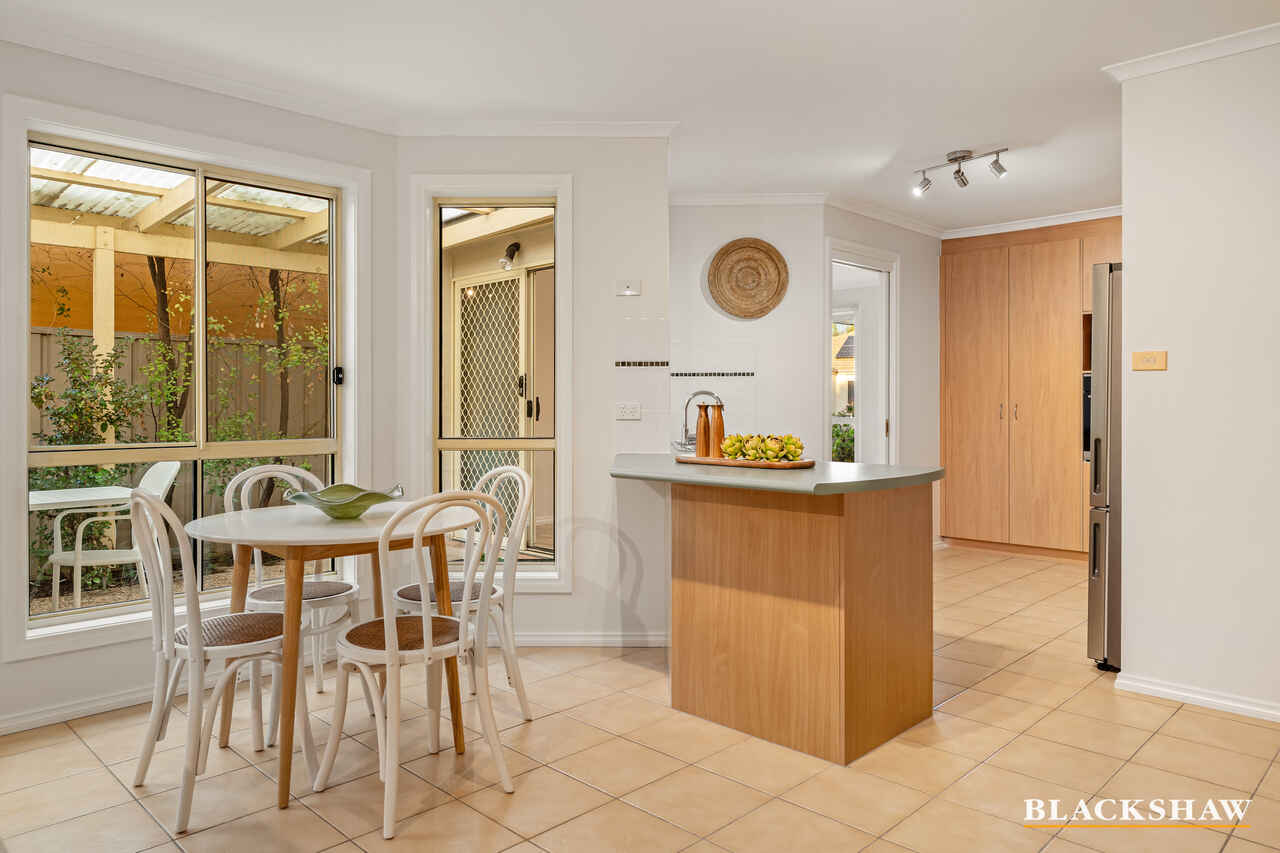 38 Bayside Court Jerrabomberra