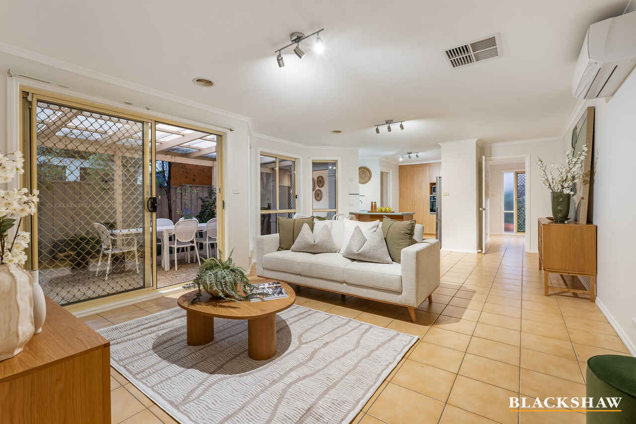38 Bayside Court Jerrabomberra