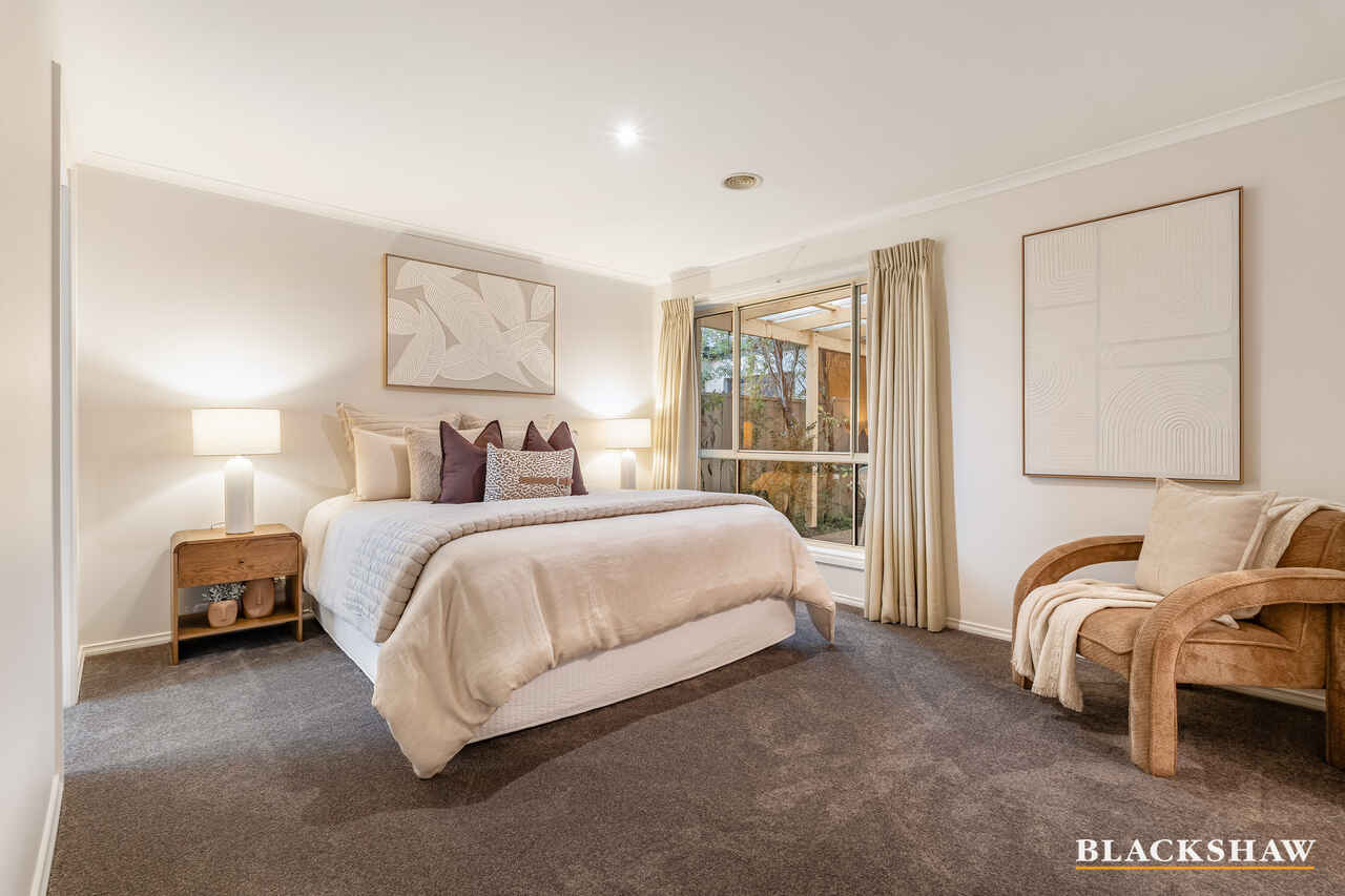 38 Bayside Court Jerrabomberra