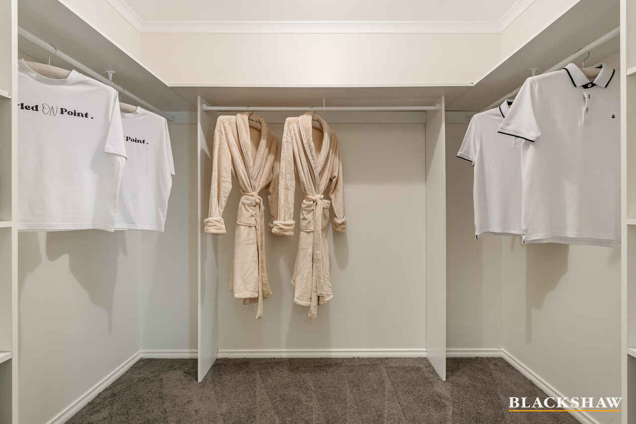 38 Bayside Court Jerrabomberra