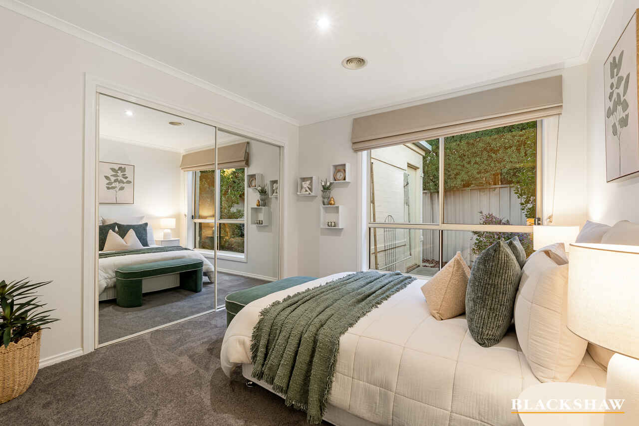 38 Bayside Court Jerrabomberra