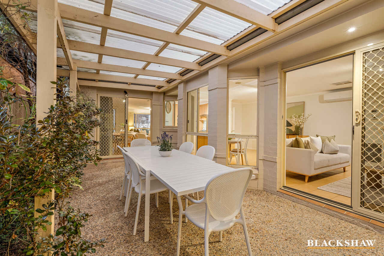 38 Bayside Court Jerrabomberra