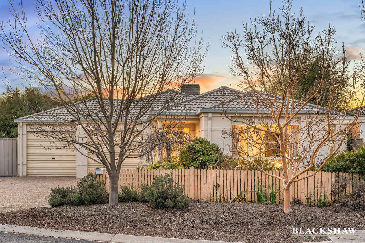 38 Bayside Court Jerrabomberra