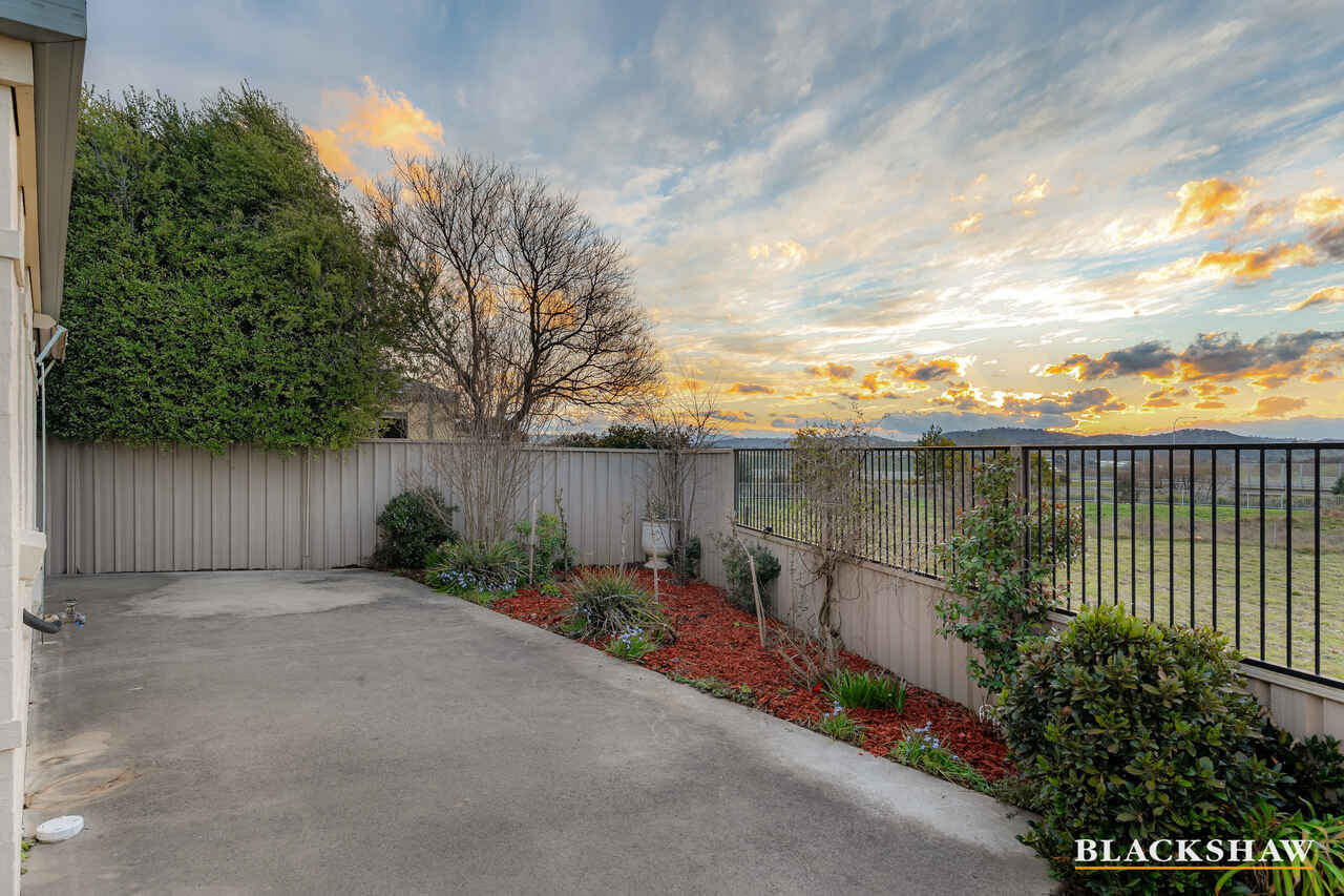 38 Bayside Court Jerrabomberra