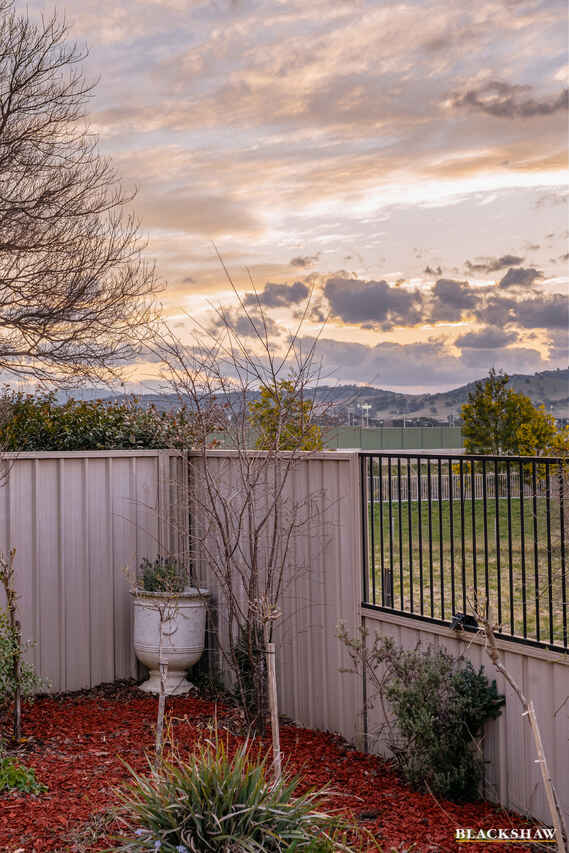 38 Bayside Court Jerrabomberra