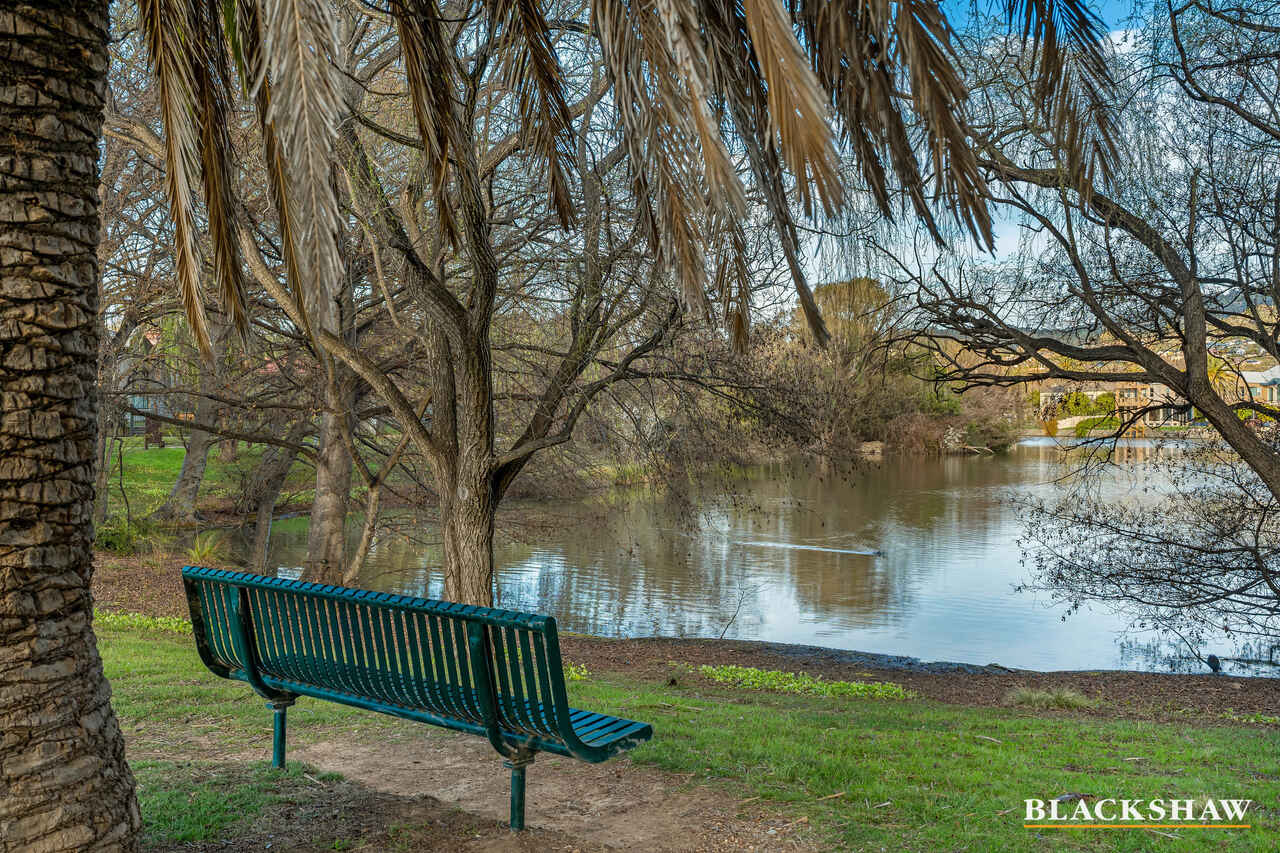 38 Bayside Court Jerrabomberra