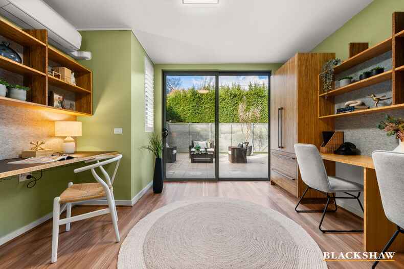 2/139 Blamey Crescent Campbell