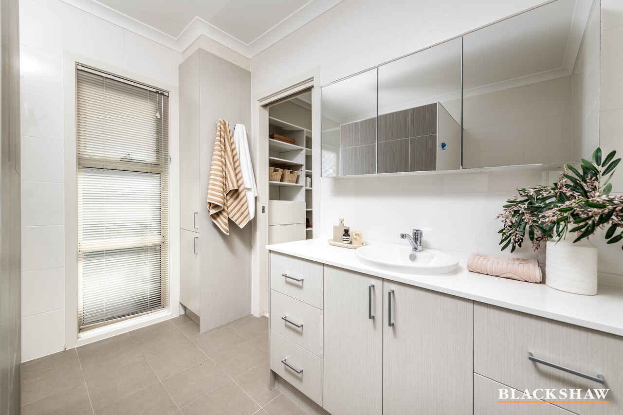 5 Tabbara Crescent Crace
