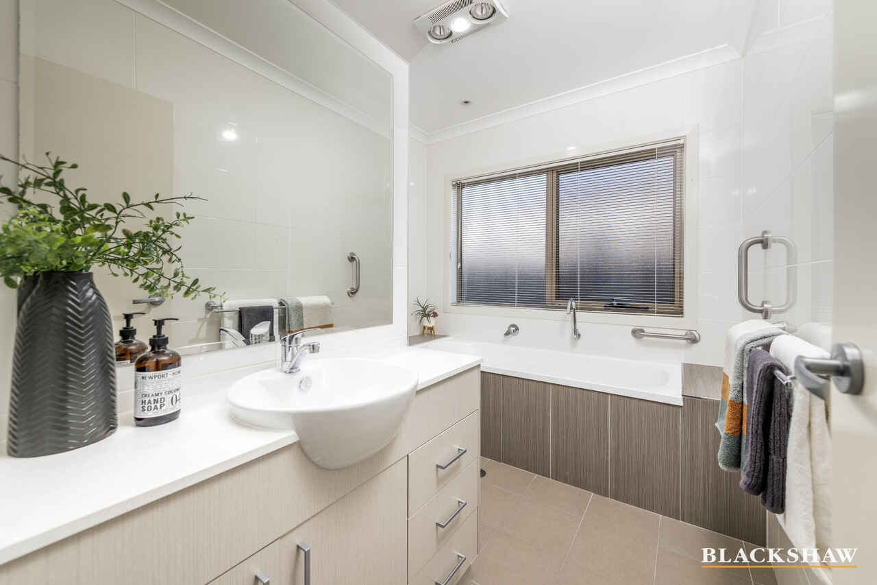 5 Tabbara Crescent Crace