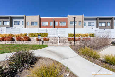 33/96 Arthur Blakeley Way Coombs