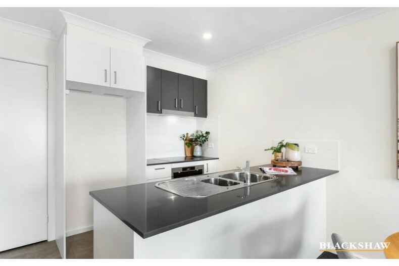33/96 Arthur Blakeley Way Coombs