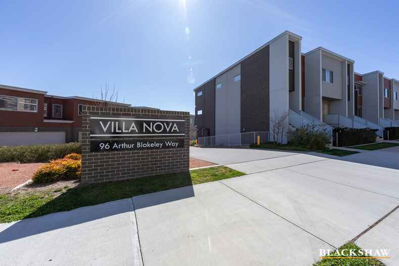 33/96 Arthur Blakeley Way Coombs