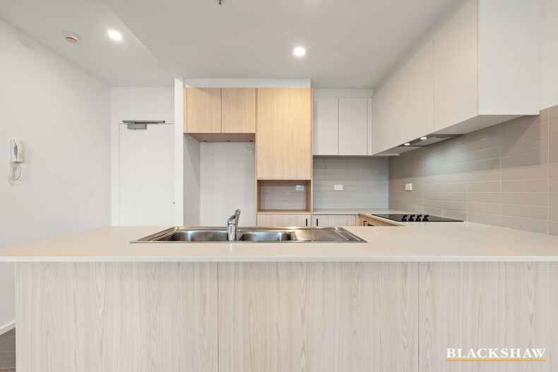 5/170 John Gorton Drive Coombs