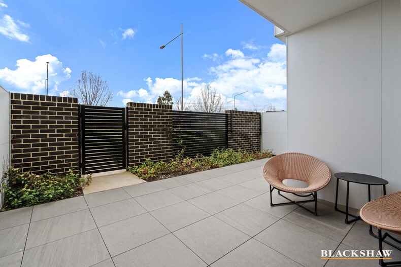 5/170 John Gorton Drive Coombs