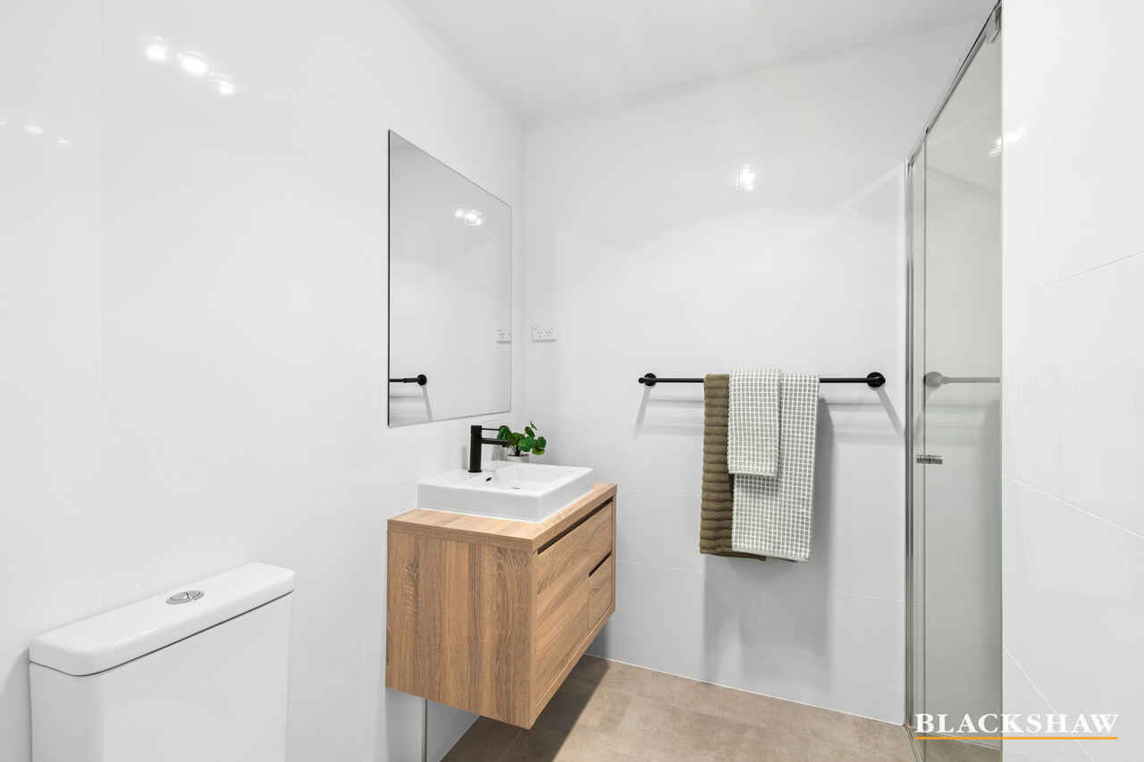 27/2 Eureka Way Denman Prospect