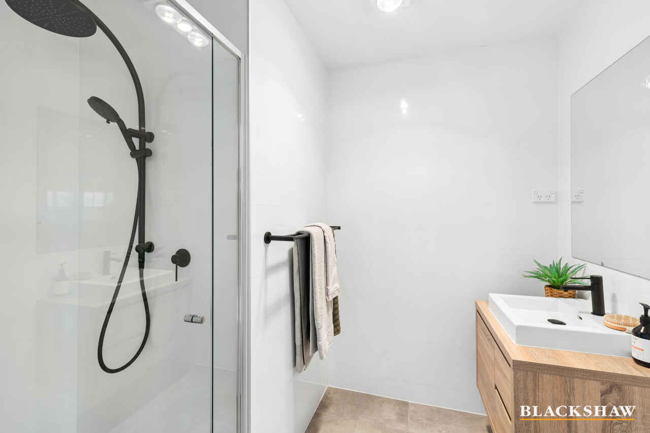 27/2 Eureka Way Denman Prospect