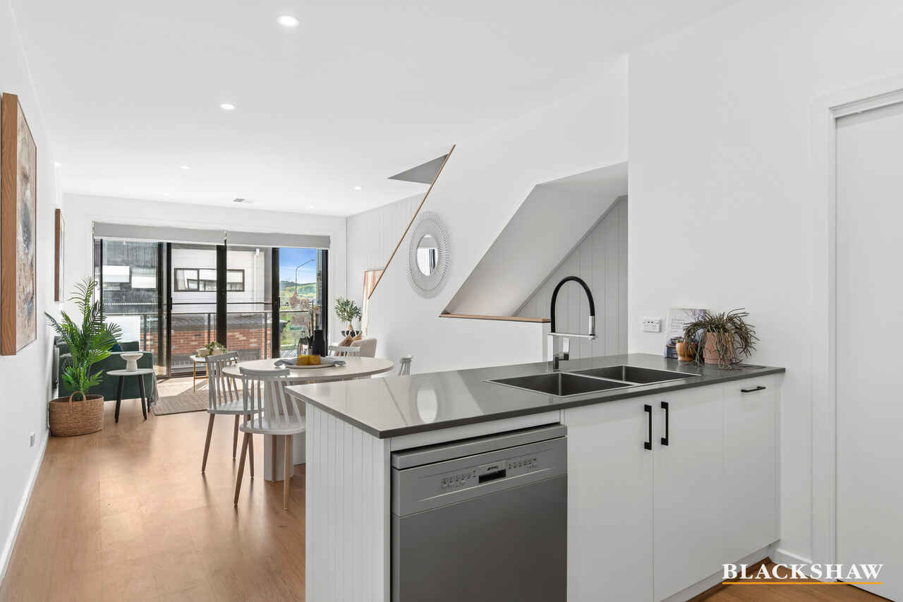 27/2 Eureka Way Denman Prospect