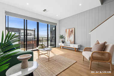 27/2 Eureka Way Denman Prospect