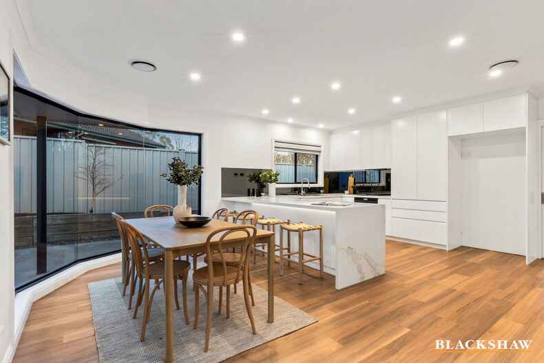 1/146 Kitchener Street Garran