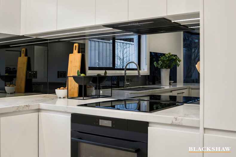 1/146 Kitchener Street Garran