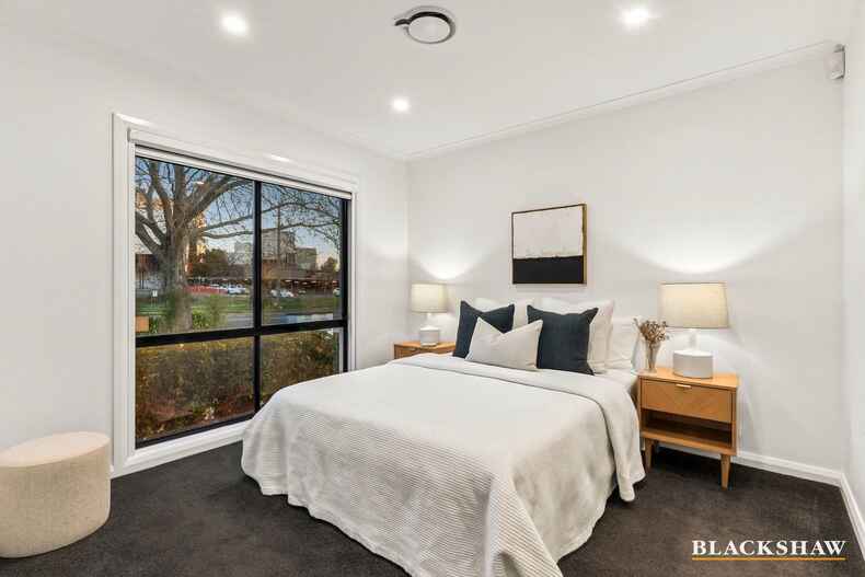 1/146 Kitchener Street Garran