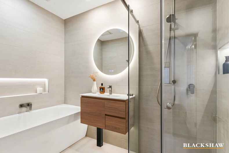 1/146 Kitchener Street Garran