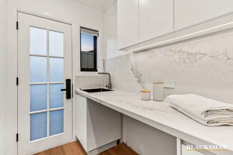 1/146 Kitchener Street Garran