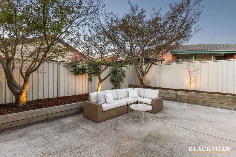 1/146 Kitchener Street Garran