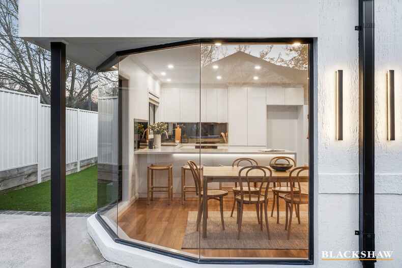 1/146 Kitchener Street Garran