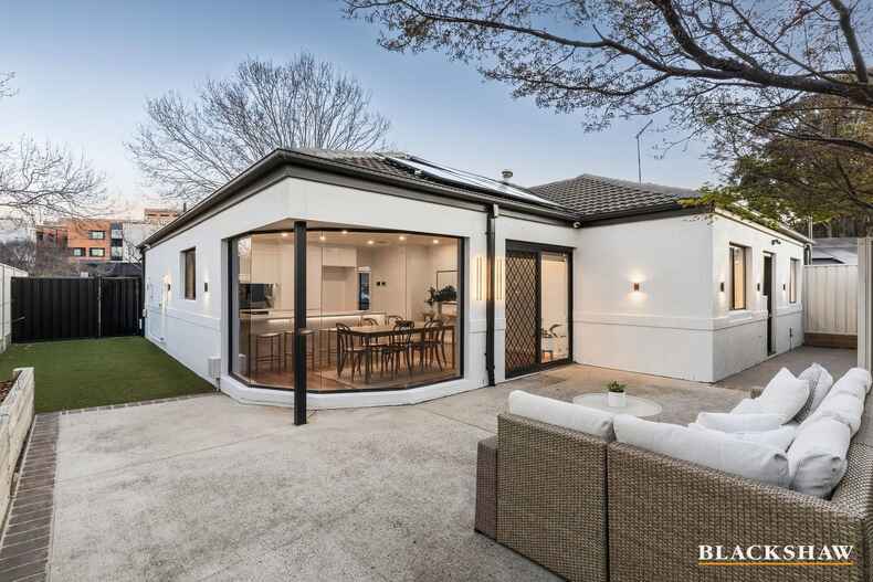 1/146 Kitchener Street Garran