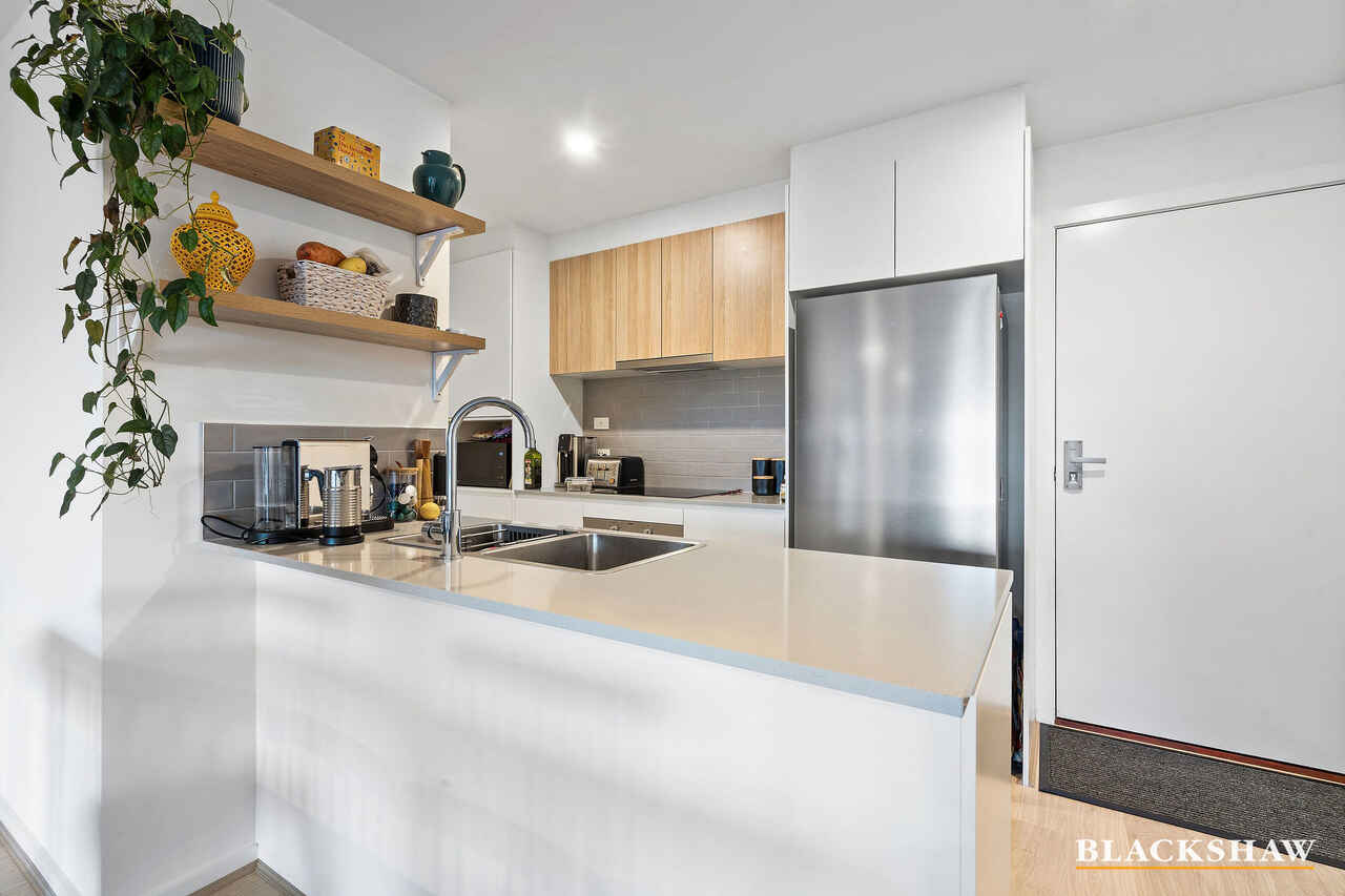33/40 Pearlman Street Coombs