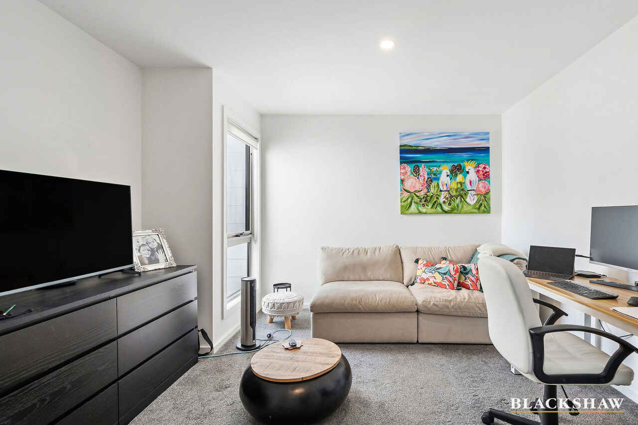 33/40 Pearlman Street Coombs