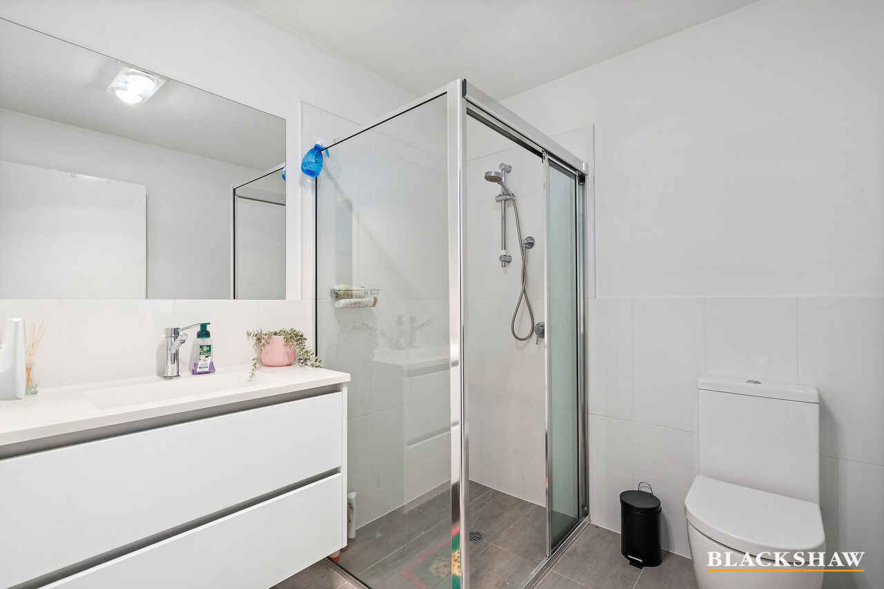 33/40 Pearlman Street Coombs