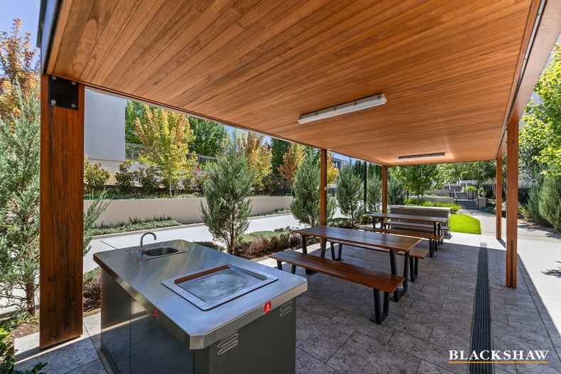 87/7 State Circle Forrest