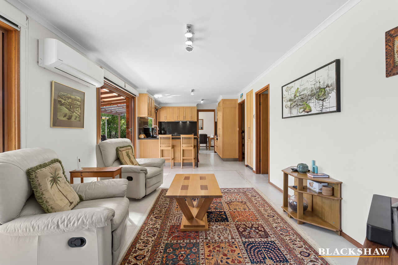 10 Buzacott Place Mckellar