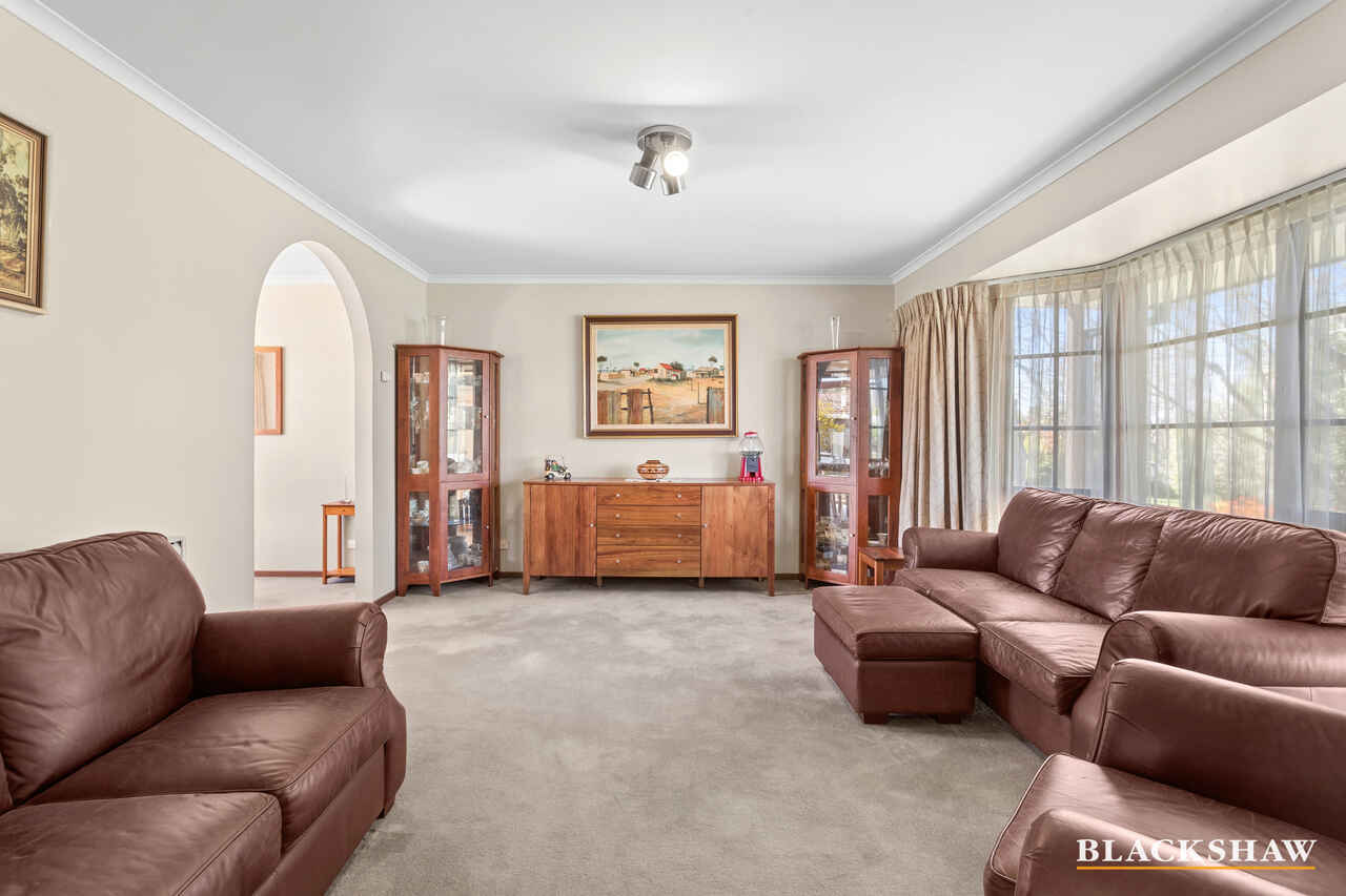 10 Buzacott Place Mckellar