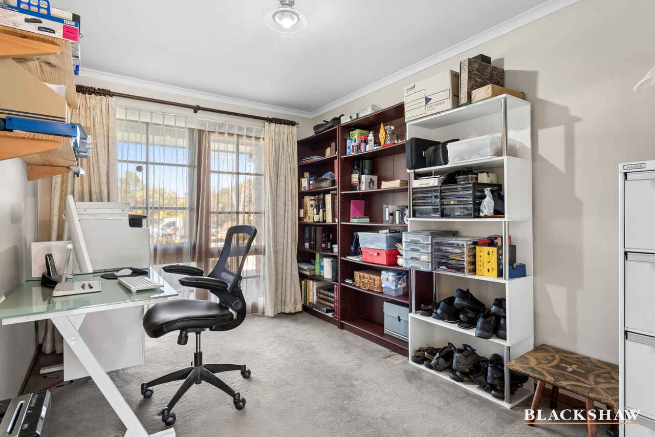 10 Buzacott Place Mckellar
