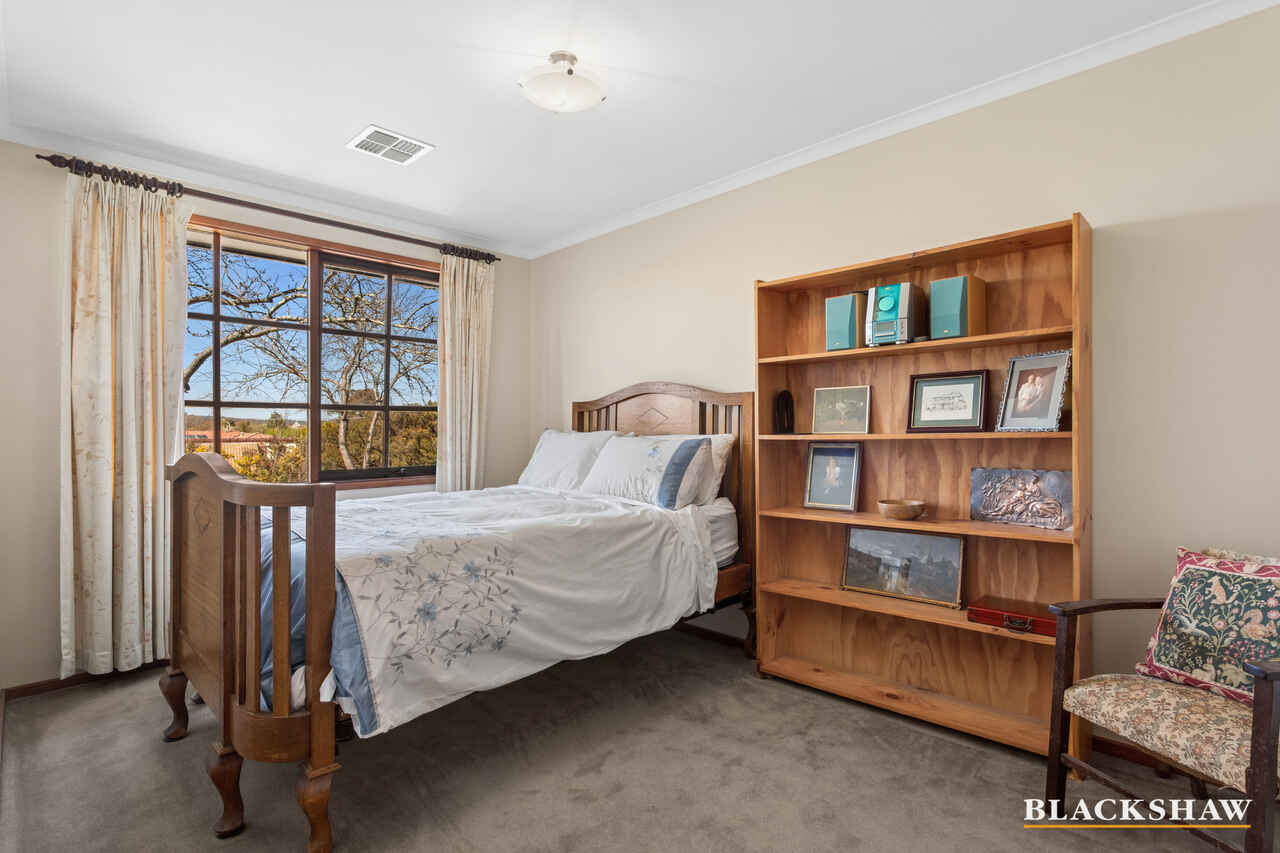 10 Buzacott Place Mckellar
