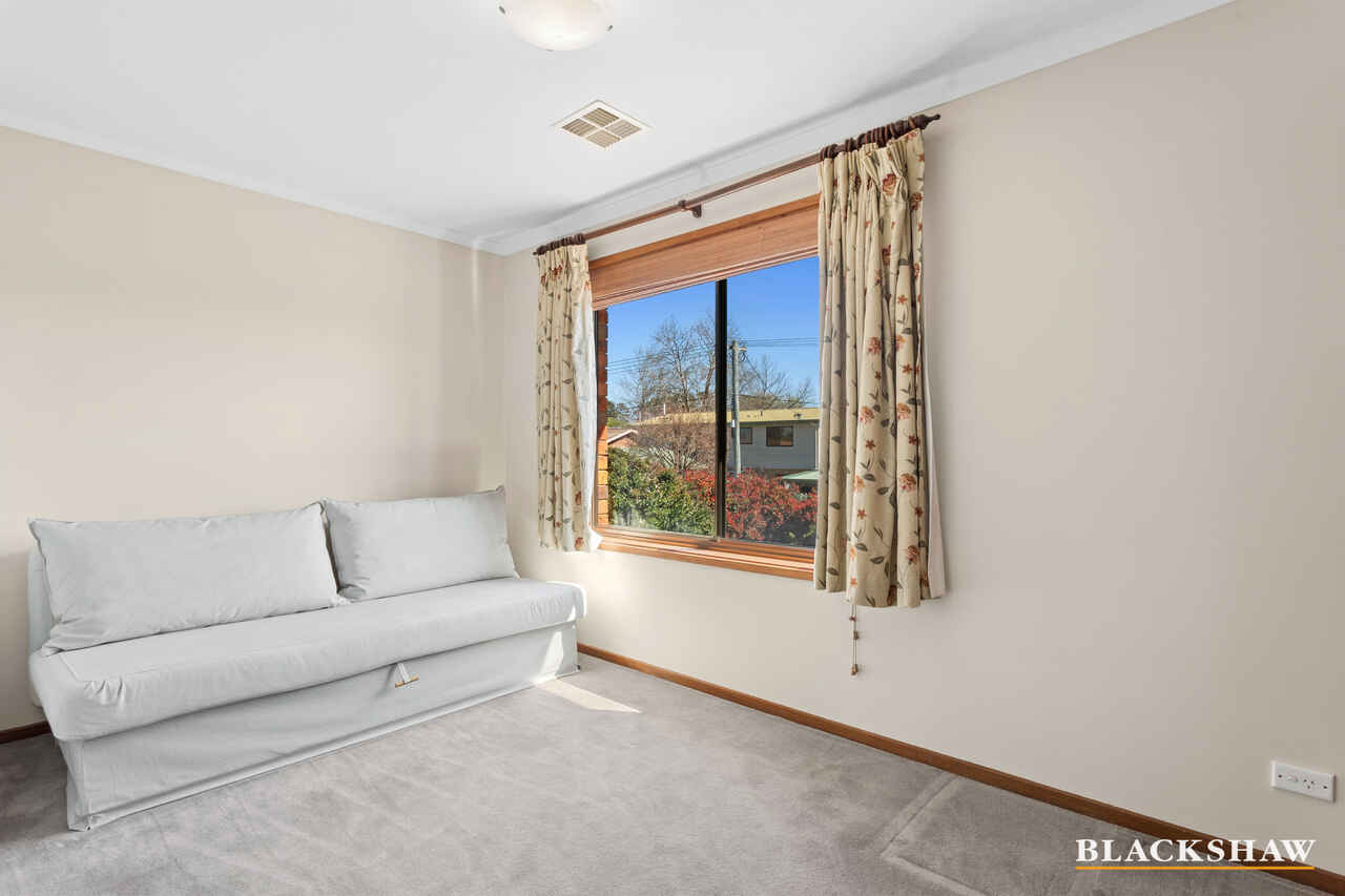 10 Buzacott Place Mckellar