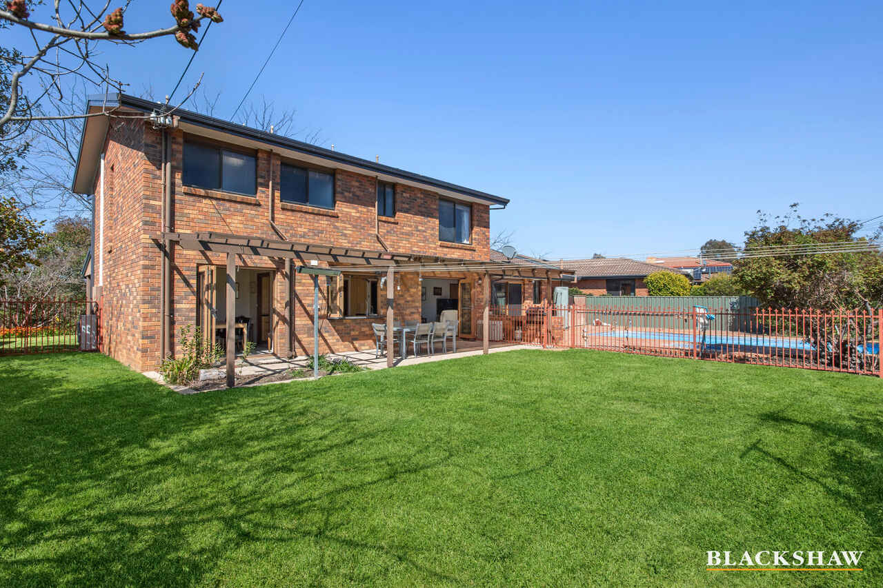 10 Buzacott Place Mckellar