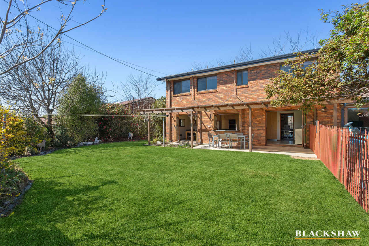 10 Buzacott Place Mckellar