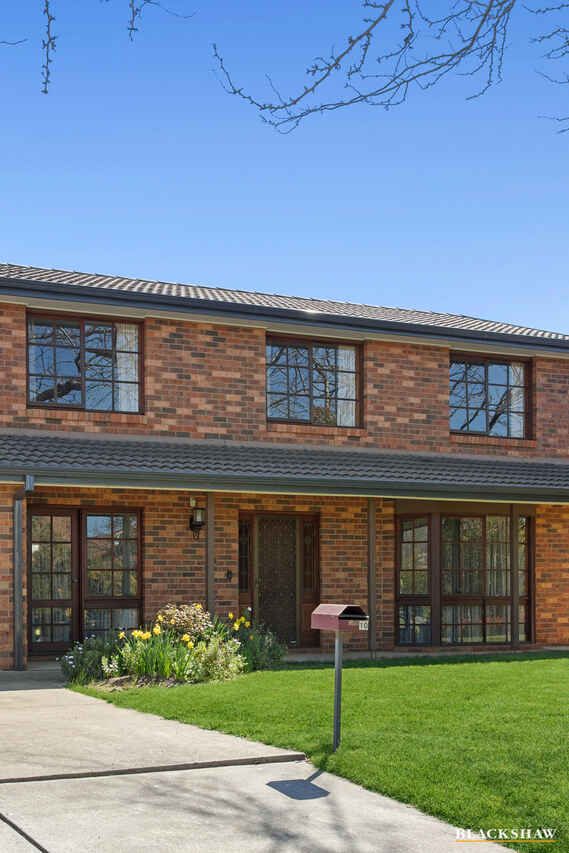 10 Buzacott Place Mckellar
