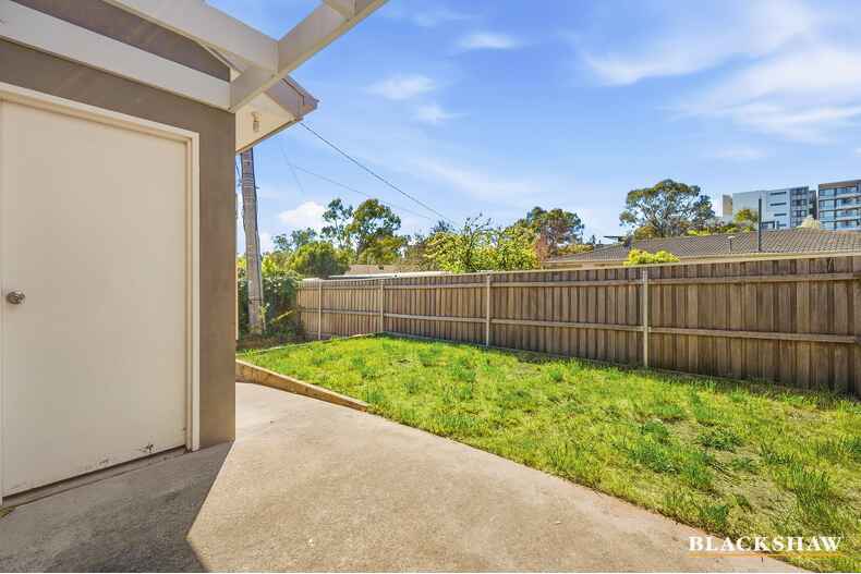 5/4 Taroona Place Lyons