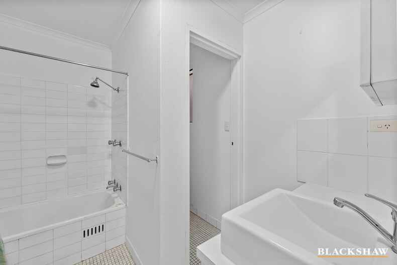 11/5 Crest Road Queanbeyan