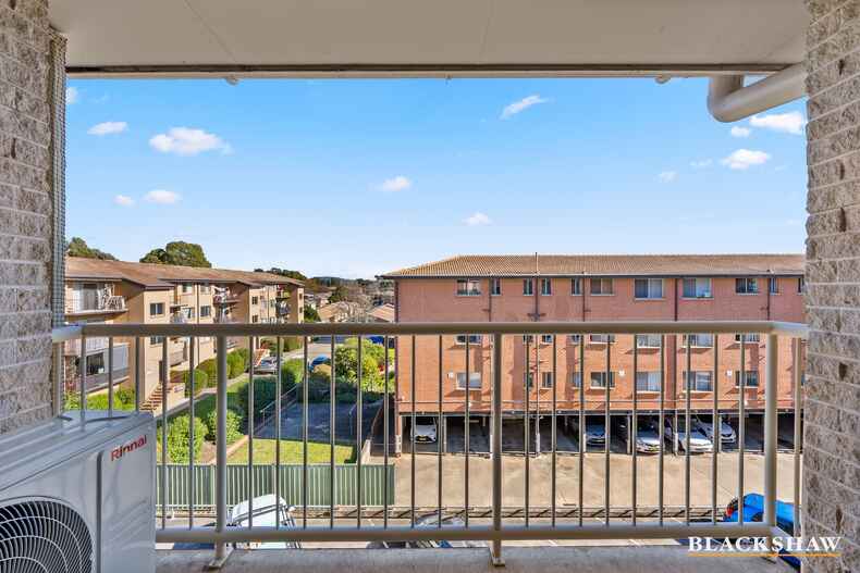 11/5 Crest Road Queanbeyan