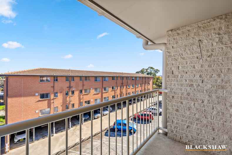 11/5 Crest Road Queanbeyan