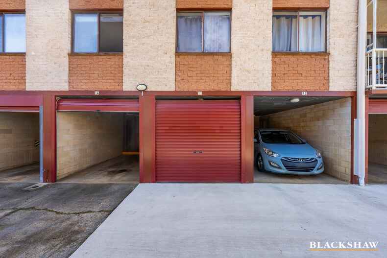 11/5 Crest Road Queanbeyan