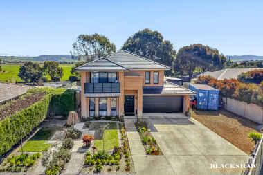 8 Galloway Place Bungendore