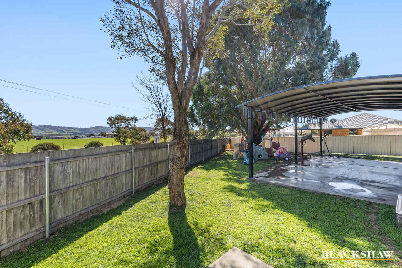 8 Galloway Place Bungendore